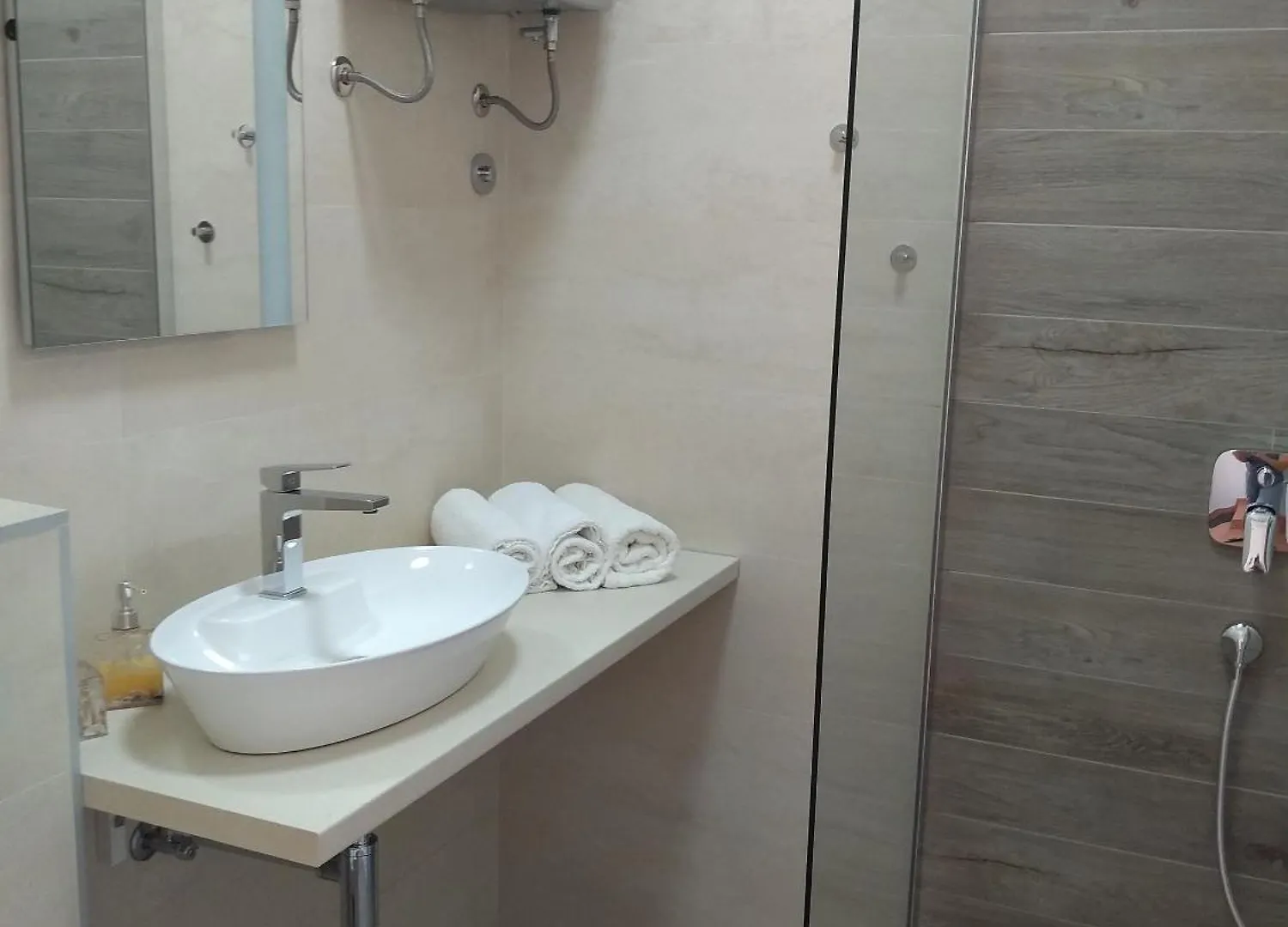 Apartments With A Parking Space Njivice, Krk - 14932 Croatia